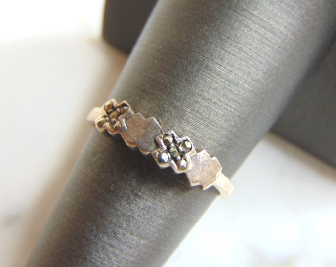 Womens Vintage Estate Sterling Silver Ring 2.0g E5364