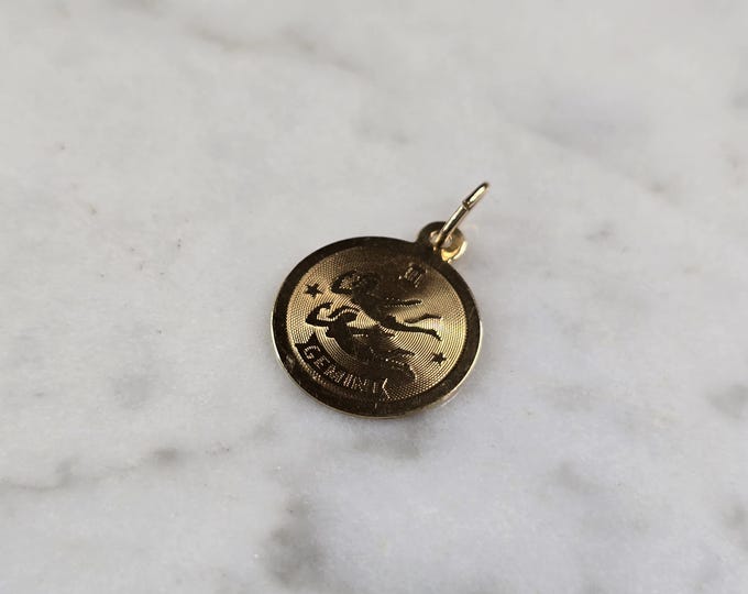 Womens Vintage Estate 14K Gold Gemini Zodiac Charm Pendant 0.6g E1462