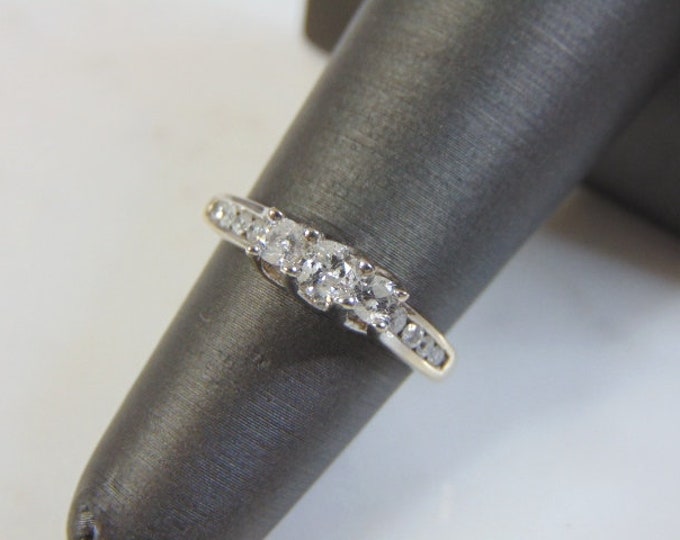 Womens Vintage Estate 14K White Gold, Diamond Ring, 2.0g E3238