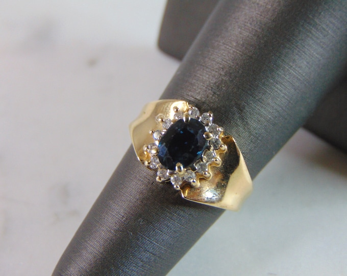 Womens Vintage Estate 14K Yellow Gold Diamond & Sapphire Ring 3.7g E775