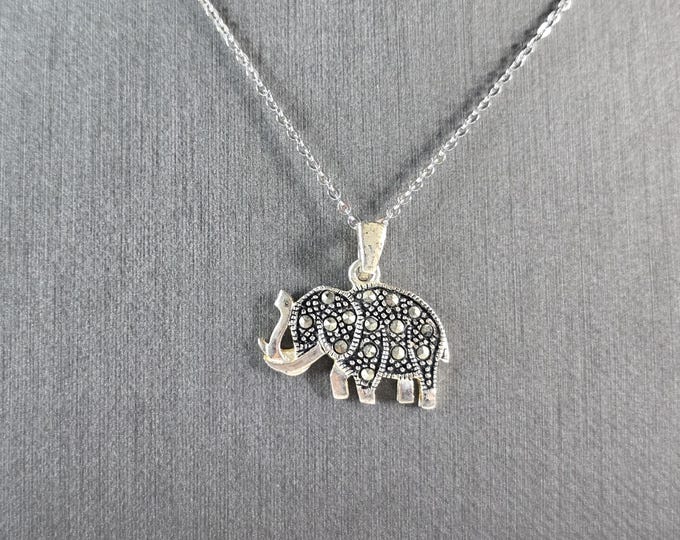 Womens Vintage Estate Sterling Silver Elephant Pendant Necklace 3.7g E7088