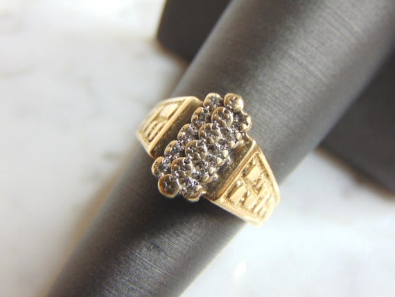 10k gold 2024 diamond cluster ring