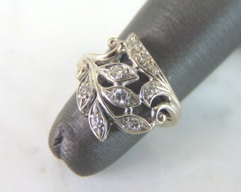 Womens Vintage Estate 14K White Gold Diamond Flower Ring, 3.6g E5962