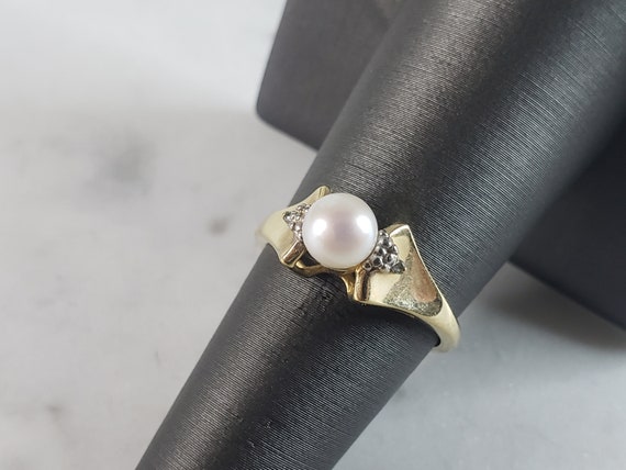 Womens Vintage Estate 10k Gold Pearl Diamond Ring… - image 1