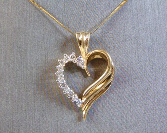 Womens Vintage Estate 14K Fine Gold Necklace w/ Diamond Heart Pendant 5.3g E1453