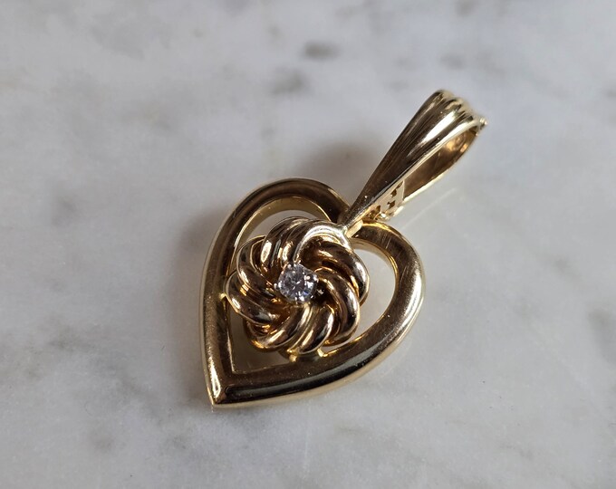 Womens Vintage Estate 14K Yellow Gold Diamond Heart Pendant 7.9g E7554