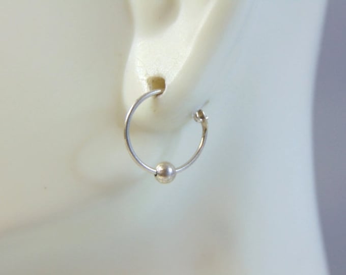 Vintage Estate Sterling Silver Hoop Earrings .4g E1867
