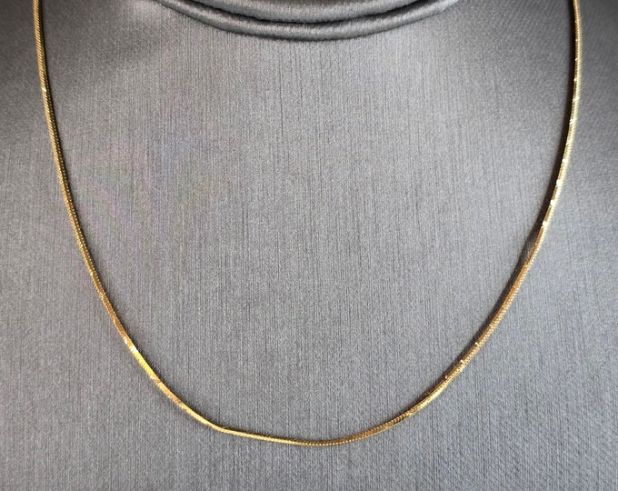 Womens Vintage Estate Fine 18K Yellow Gold Necklace 4.2g E6153