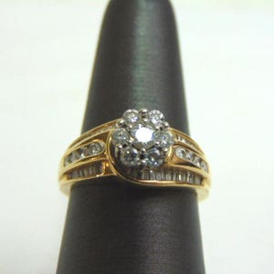 Lovely Women&#39;s Vintage Estate 14K Yellow Gold Diamond Cluster Ring 7.1g E3561