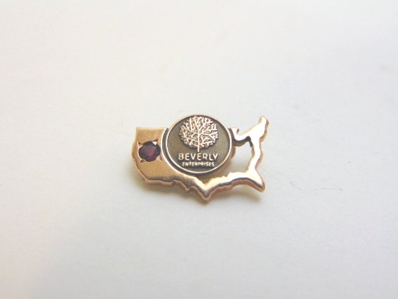 Vintage Estate 10K Yellow Gold Beverly Enterprises Pin With Ruby Stone 1.64g E1939