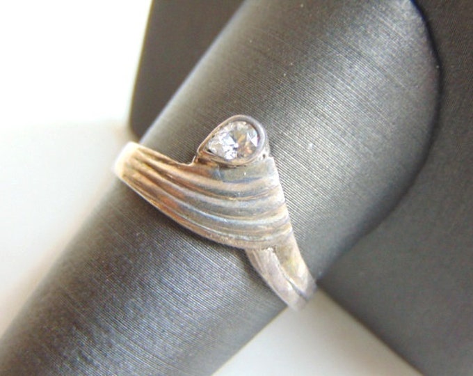 Womens Vintage Estate Sterling Silver CZ Ring 2.1g E5361