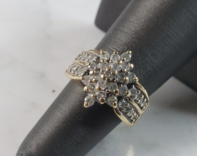 Womens Vintage Estate 10K Gold Diamond Cluster Ring 5.8g #E1117