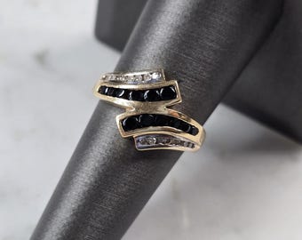 Womens Vintage Estate 10K Gold Onyx Diamond Ring 3.9g E7578