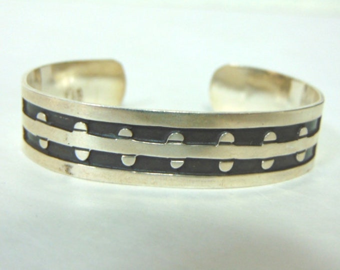 Vintage Sterling Silver Cuff Bracelet 26.7g E3036