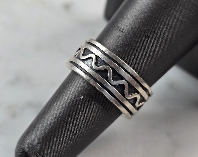 Womens Vintage Estate Sterling Silver Celtic Wave Ring 6.0g E4988