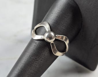 Womens Vintage Estate Sterling Silver Modernist Bow Ring 4.4g E1929