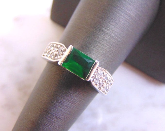 Womens Vintage Estate Sterling Silver Diopside Colored Stone Ring 3.7g E4482