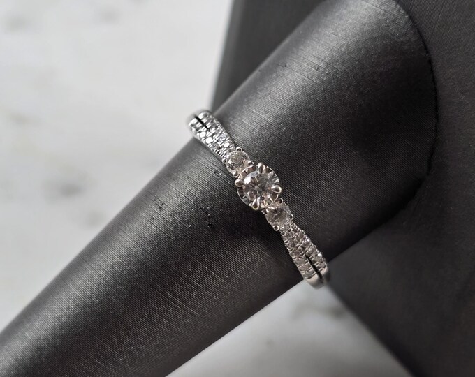 Womens Vintage Estate 10K White Gold Diamond Ring, 2.4g E7840