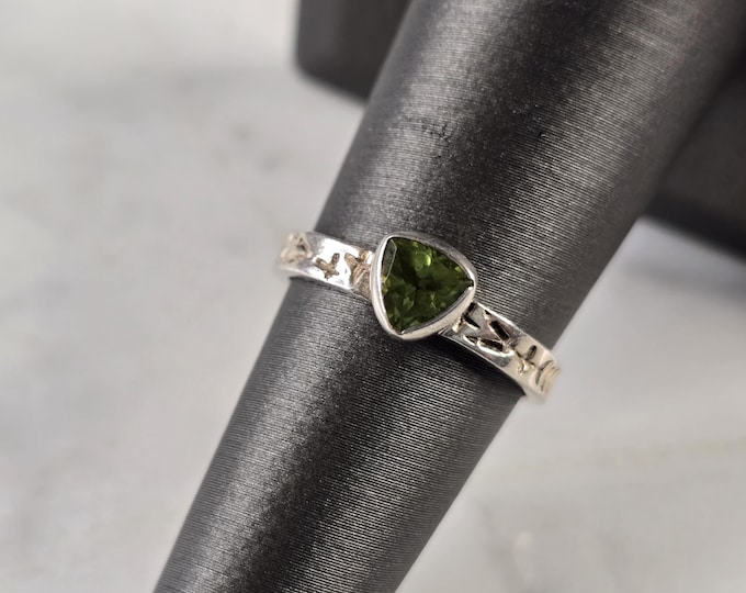 Womens Vintage Estate Sterling Silver Heart Ring 2.4g E4564