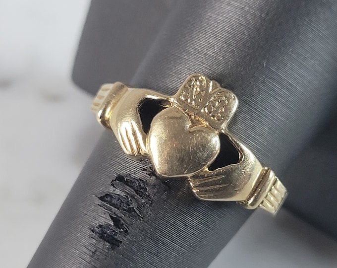 Mens Vintage Estate 14k Gold Irish Claddagh Ring 4.8g #E6552