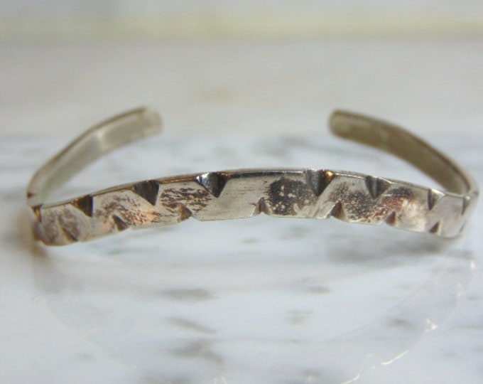 Womens Vintage Estate Sterling Silver Cuff Bracelet 13g E5203