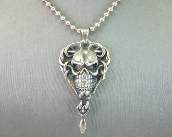 Mens Vintage Estate Sterling Silver Skull Necklace 46.7g E2079
