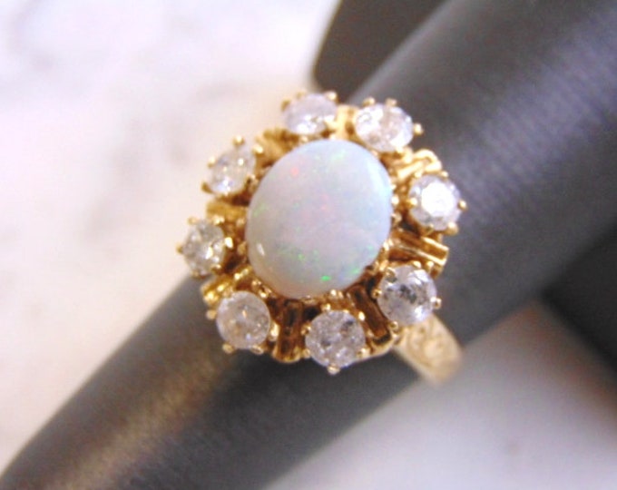 Unique Women's Vintage Estate 14k Gold Opal & Diamond Ring 5.4g E2458