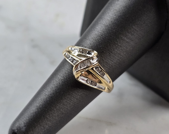 Womens Vintage Estate 10K Yellow Gold Modernist Diamond Ring 2.6g E6733