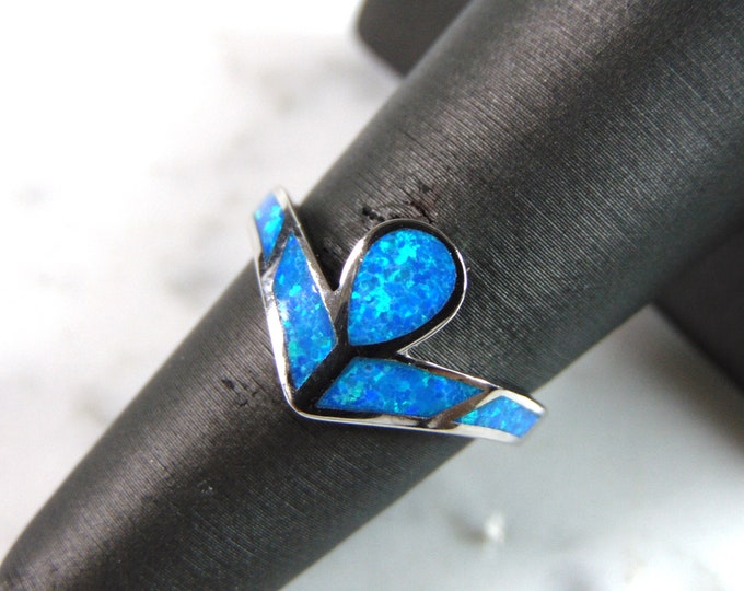 Womens Sterling Silver Modernist Blue Opal Ring 3.4g E740