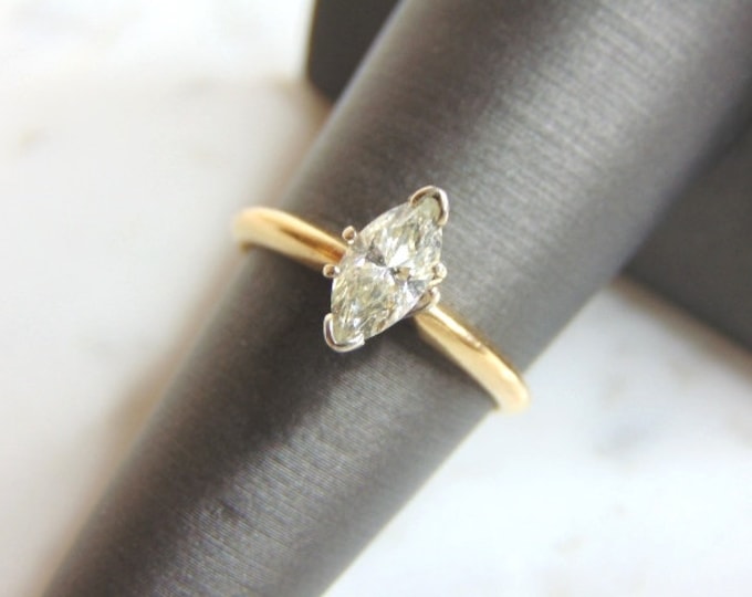 Womens Vintage Estate 14K Gold Marquise Diamond Engagement Ring  2.6g E1936