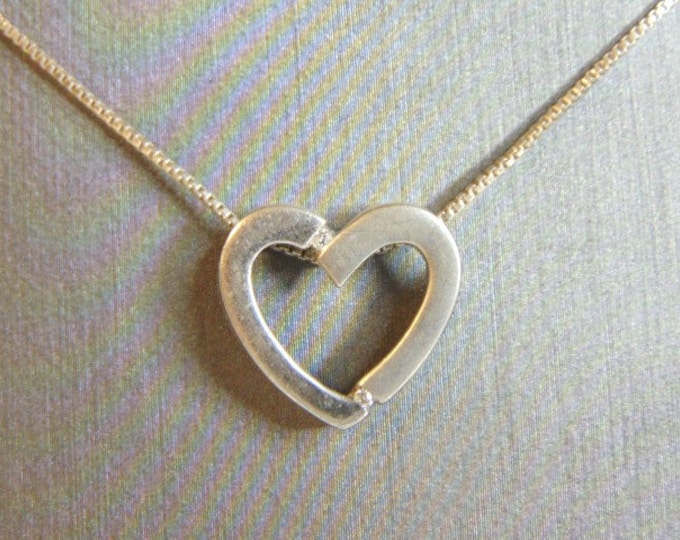 Womens Vintage Estate Sterling Silver Heart Pendant Necklace 3.5g E5450