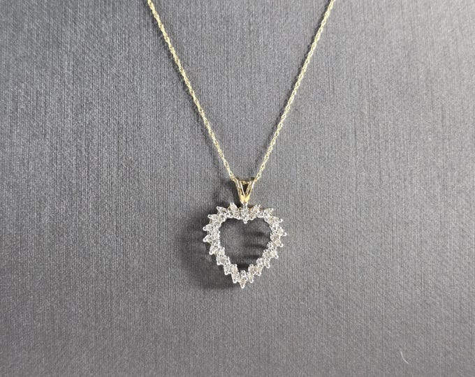 Womens Vintage Estate 10k Gold Diamond Heart Pendant Necklace  2.7g  E5570