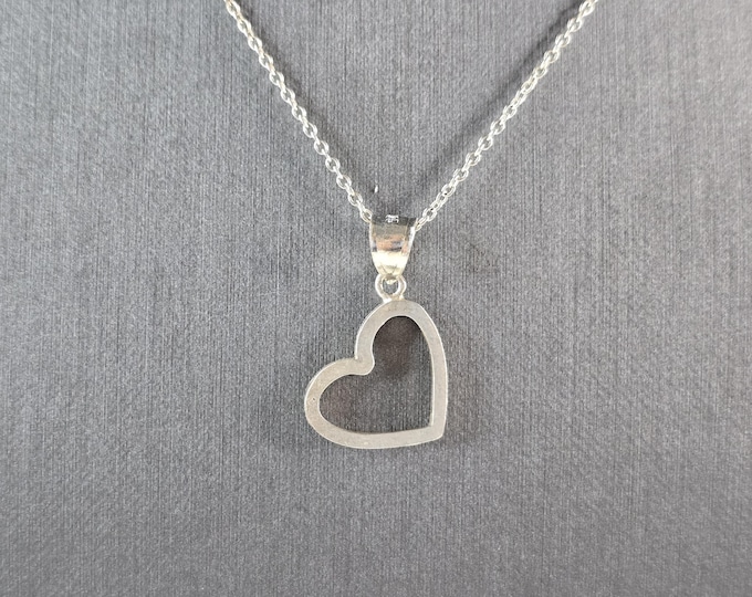 Womens Vintage Estate Sterling Silver Heart Pendant Necklace 4.7g E3518