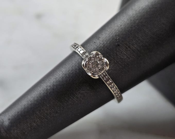 Womens Vintage Estate 10K White Gold Diamond Ring, 2.1g E5744