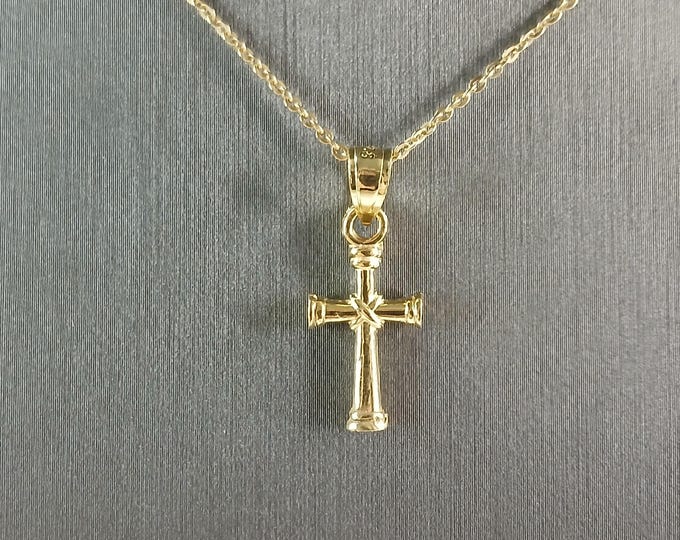 Womens Sterling Silver Gold Tone Religious Cross Necklace 2.6g E7886