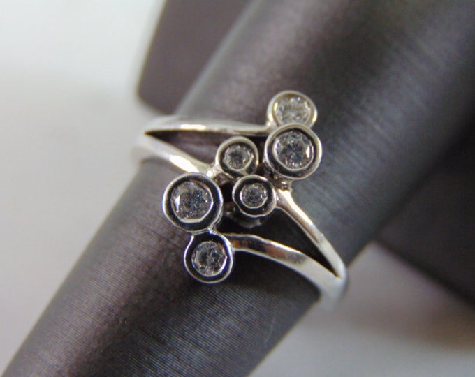 Womens 14K White Gold Diamond Ring 4.7g E4137