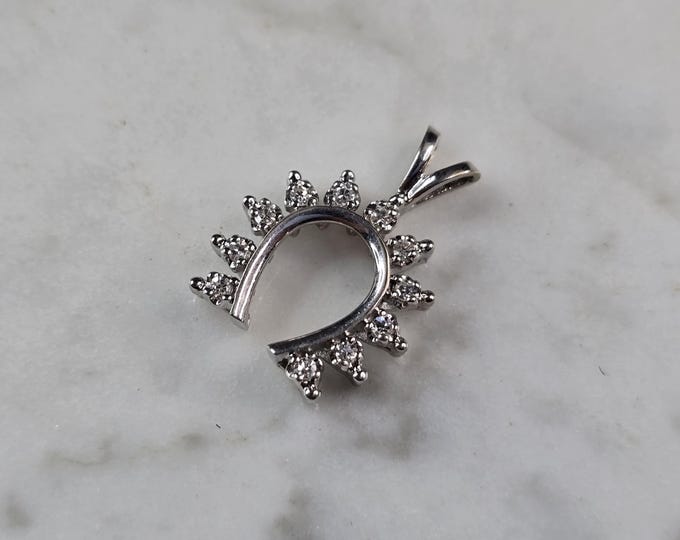 Womens Vintage Estate 14K White Gold Diamond Lucky Horseshoe Pendant 2.0g E4225