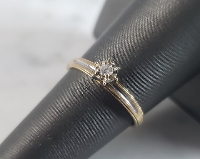 Womens Vintage Estate 10K Yellow & White Gold Diamond Ring 1.4g E2736