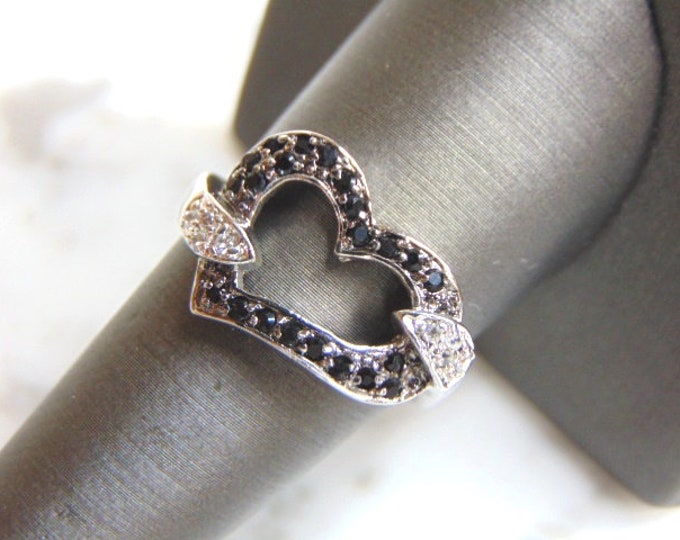 Womens Vintage Estate Sterling Silver Onyx Stone Heart Ring 5g E4846