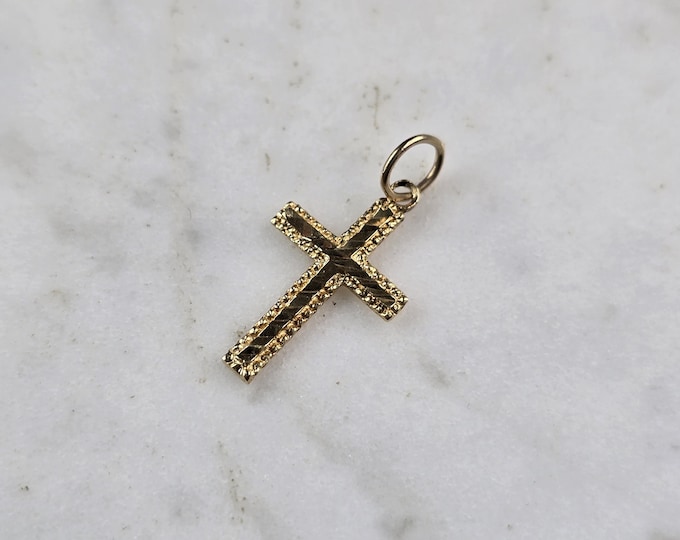 Womens Vintage Estate 14K Yellow Gold Religious Cross Charm Pendant, 0.5g E3340