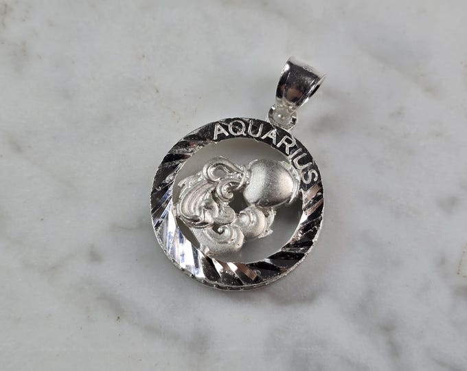 Womens Vintage Estate Sterling Silver Zodiac Aquarius Pendant 4.1g E2369