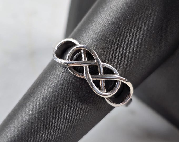 Womens Vintage Estate Sterling Silver Celtic Eternity Knot Ring 2.5g E4272