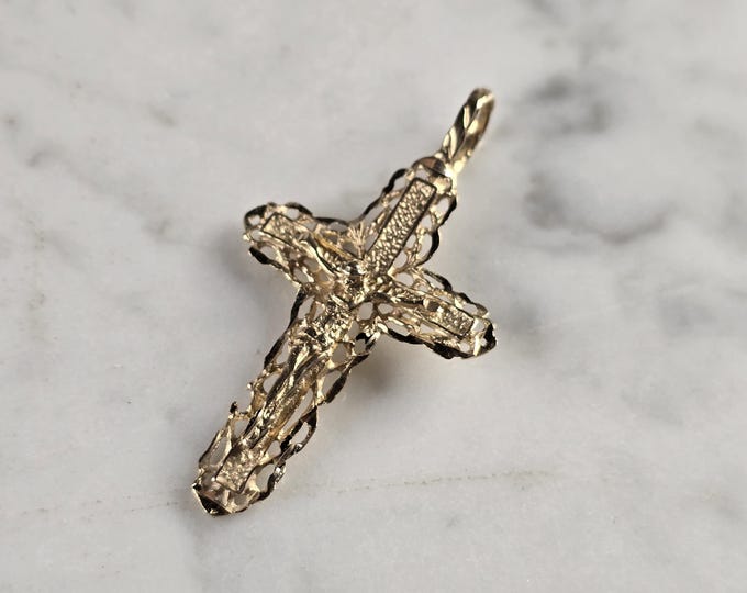 Vintage Estate 14K Gold Religious Jesus on Cross Pendant 2.8g E4809