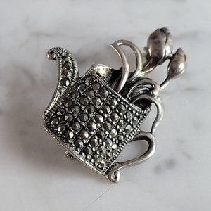 Womens Vintage Estate Sterling Silver Flower Brooch 6.4g E3552