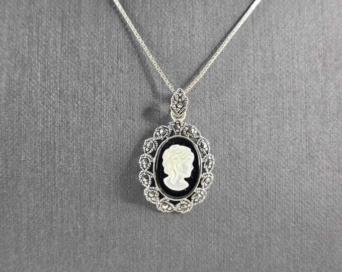 Womens Sterling Silver Victorian Style Cameo Pendant Necklace 5.2g E1144
