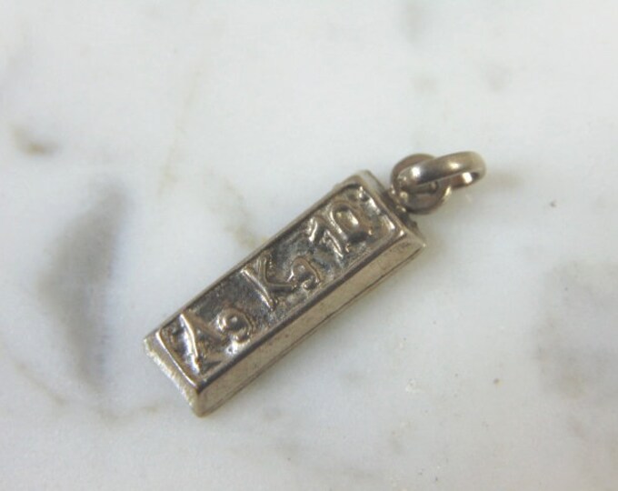 Womens Vintage Estate Sterling Silver Pendant 2.8g E2756