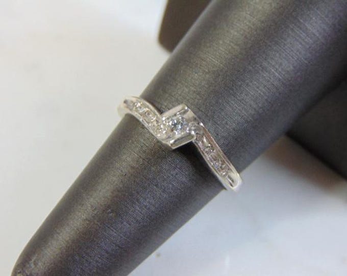 Womens Vintage Estate 10K White Gold Diamond Ring 1.8g E3258