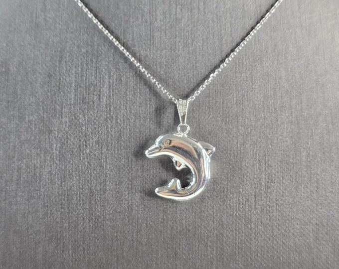 Womens Vintage Estate Sterling Silver Dolphin Pendant Necklace, 3.4g E5764