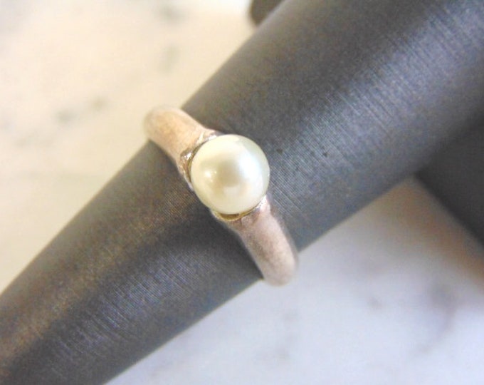 Womans Vintage Estate Sterling Silver Ring 2.8g E4129