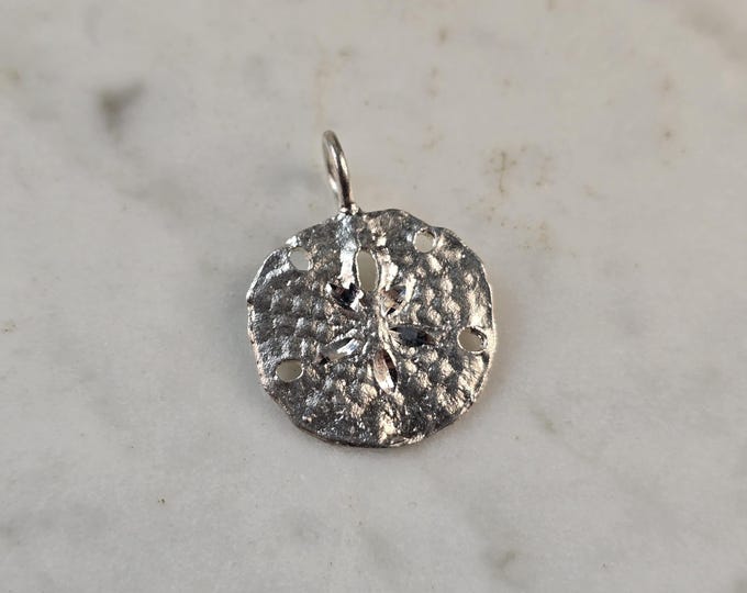 Womens Vintage Estate Sterling Silver Sand Dollar Pendant 1.3g E7678